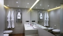 Ocean Sapphire -  Master bath